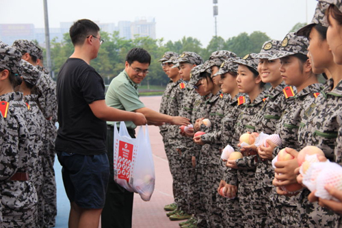 澳门美高梅赌场
2016年中秋慰问活动圆满举行