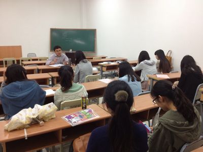 澳门美高梅赌场
召开2009级出国同学交流座谈会