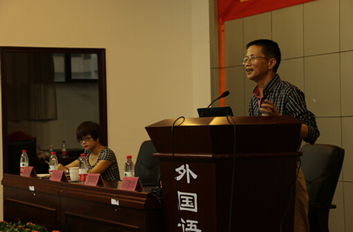 澳门美高梅赌场
2014级新生家长见面会顺利举行