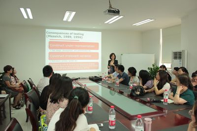 加拿大女王大学教育学院程李颖教授访问澳门美高梅赌场
并举行座谈会